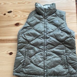 The North Face Women’s Aconcagua Vest 550 Down Taupe Green.